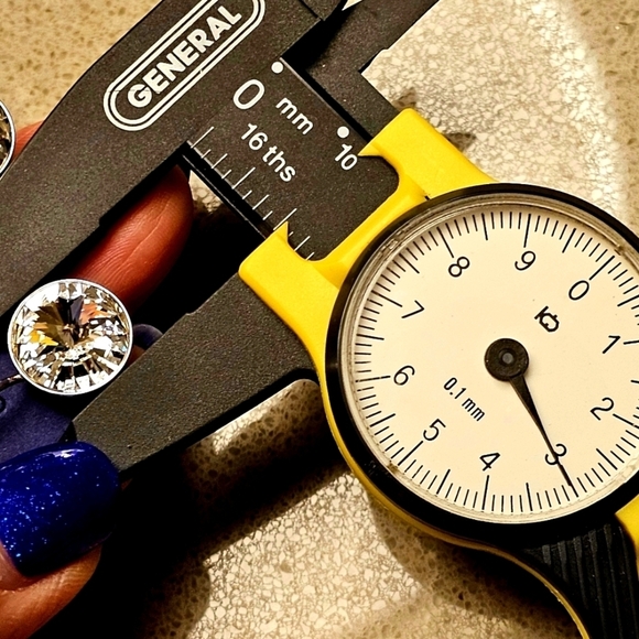 Swarovski Element S‎ Earrings. Baby Blue. NEW. Dangle. Party. Weddings Leverback - Picture 2 of 5